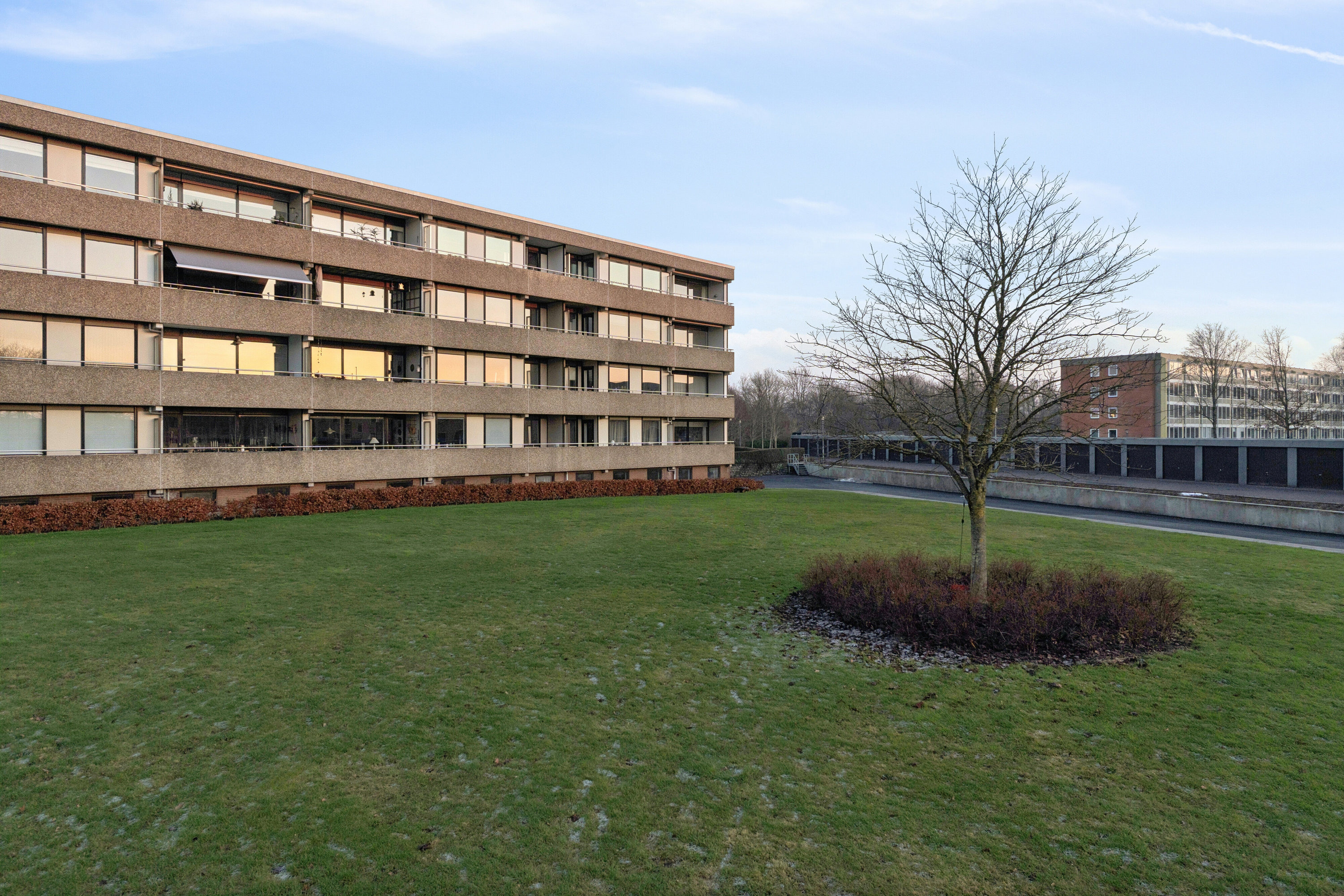 Til salg hos John Frandsen Herning: Holmparken 1, 2 2, 7400 Herning