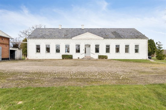 Holmevej 3 og 4 andre boliger er kommet til salg denne uge i Haderslev - se boligerne her.