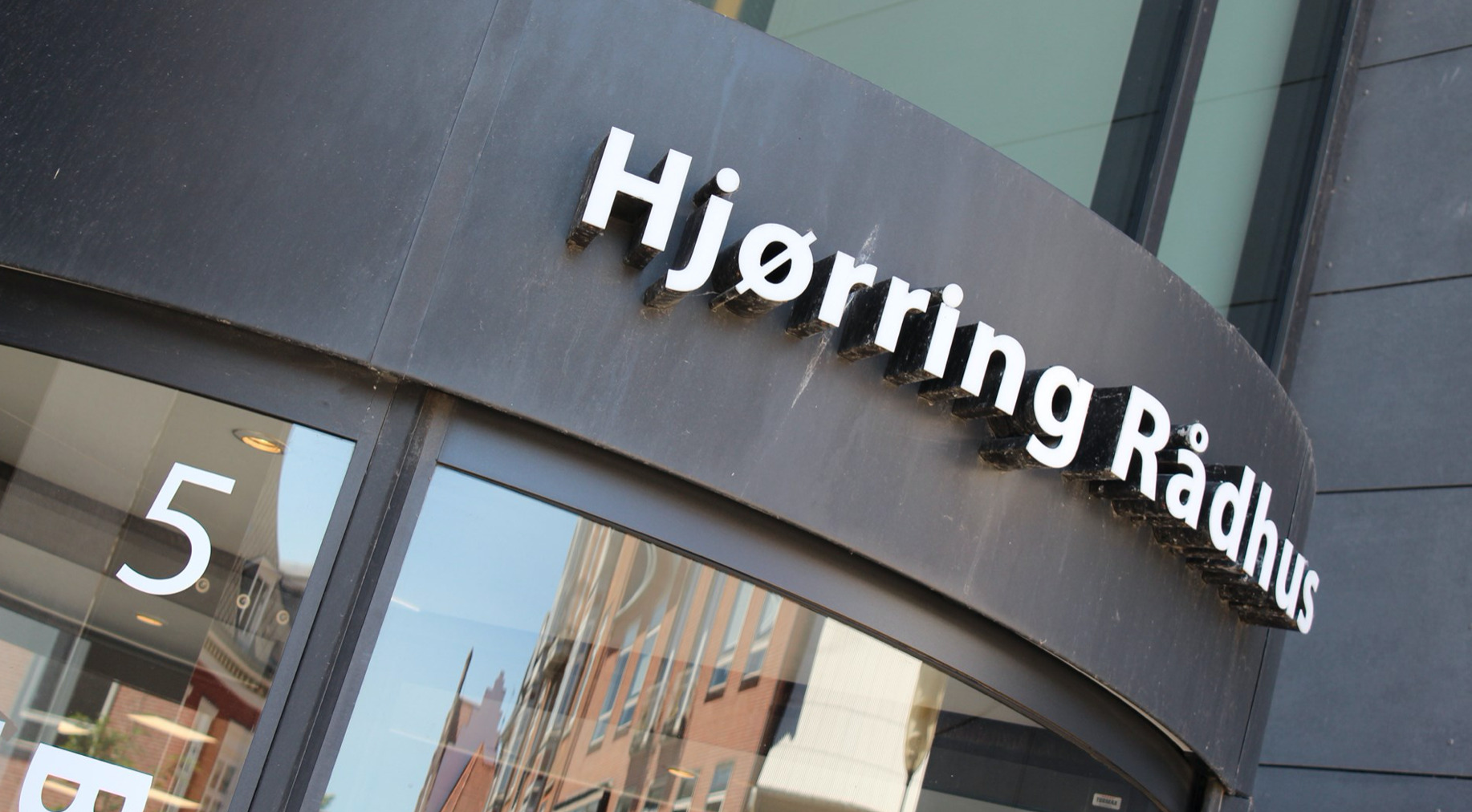 Erhvervschef-stafetten overdrages 1. november