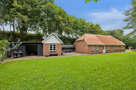 Pris sat ned med 100.000 kr. på Hamborgvej 4