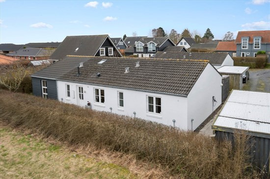 Elmevej 17B og 1 anden boliger er kommet til salg denne uge i Rønnede - se boligerne her.