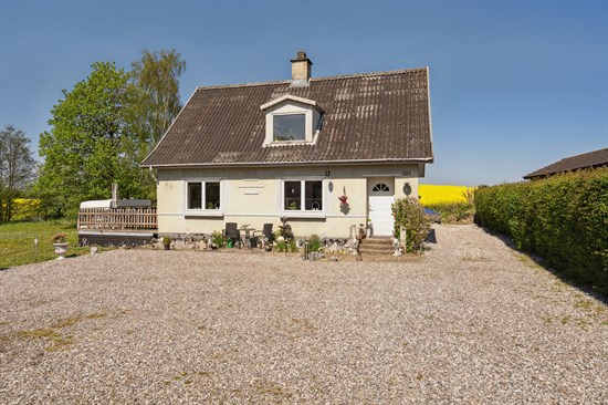 Næsby Skovvænge 13 til salg for 2,2  mio. kroner - Se 5 andre boliger til salg i Odense Kommune