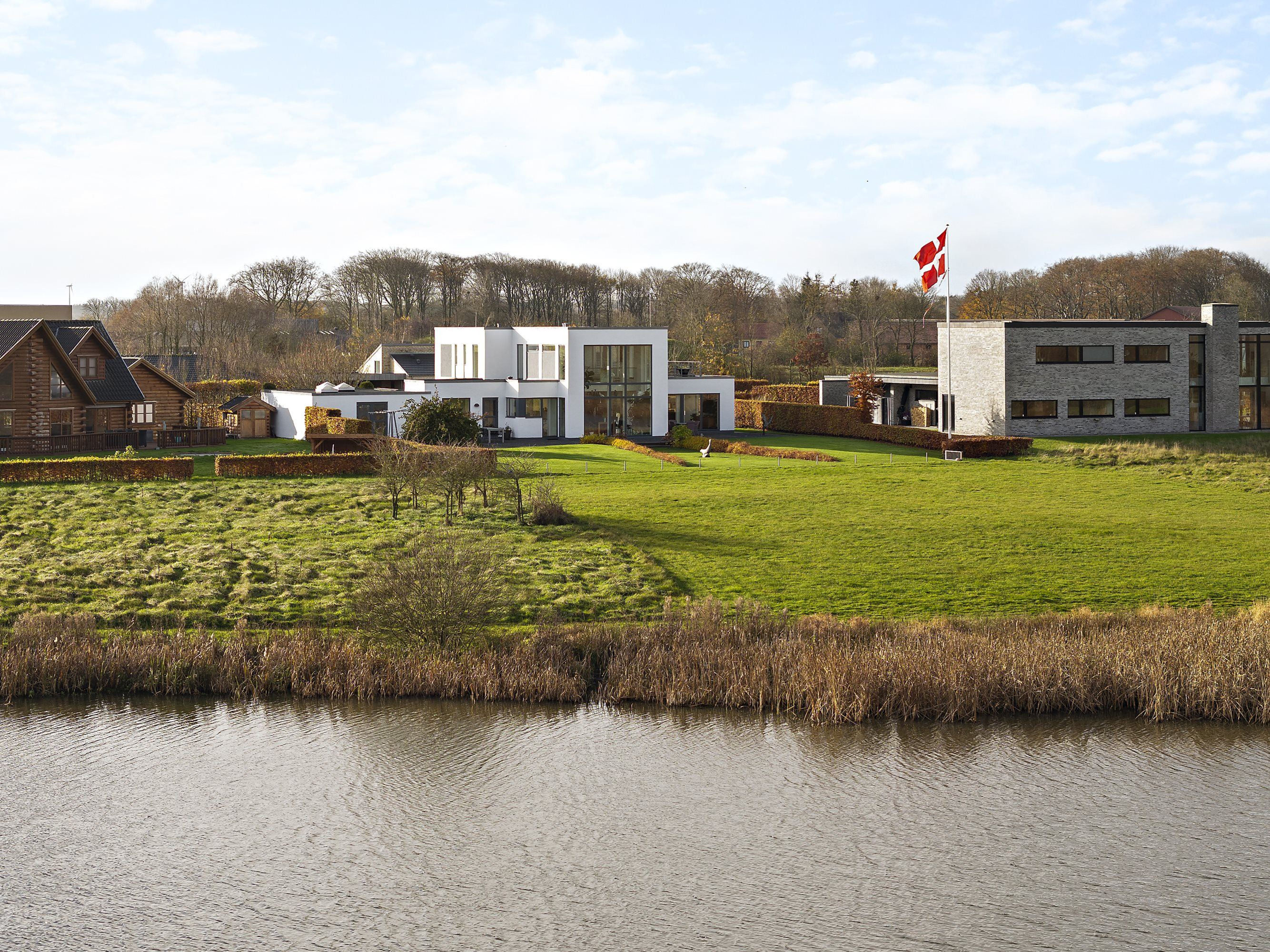 En ren boligdrøm på [m² på dyreste bolig] m² til 5,0  mio. kroner er nu komme til salg i Vildbjerg: Se hvor de dyreste boliger til salg i Vildbjerg er