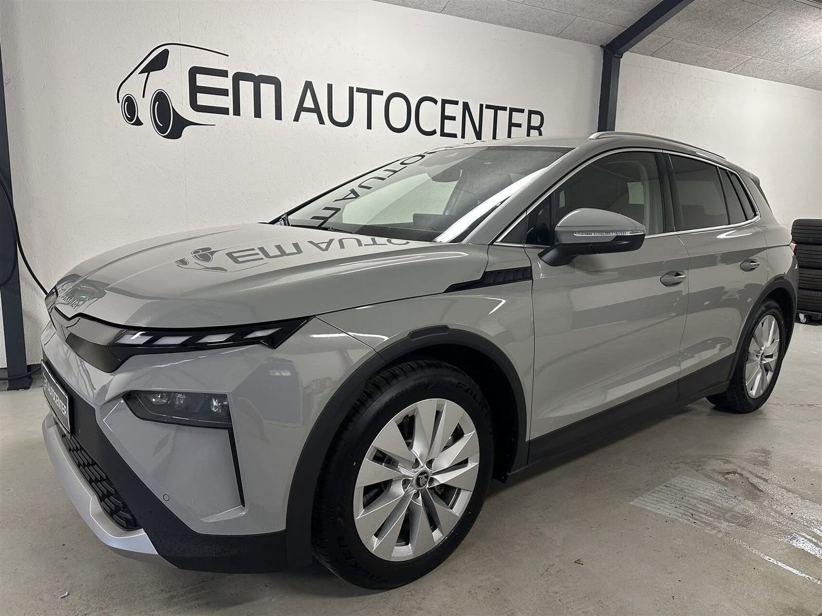 EM AUTOCENTER ApS præsenterer rummelig Skoda Elroq til salg