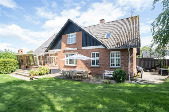 Top 6 over dyreste boliger til salg i Østbirk. Priser op til 11.800.000 kr