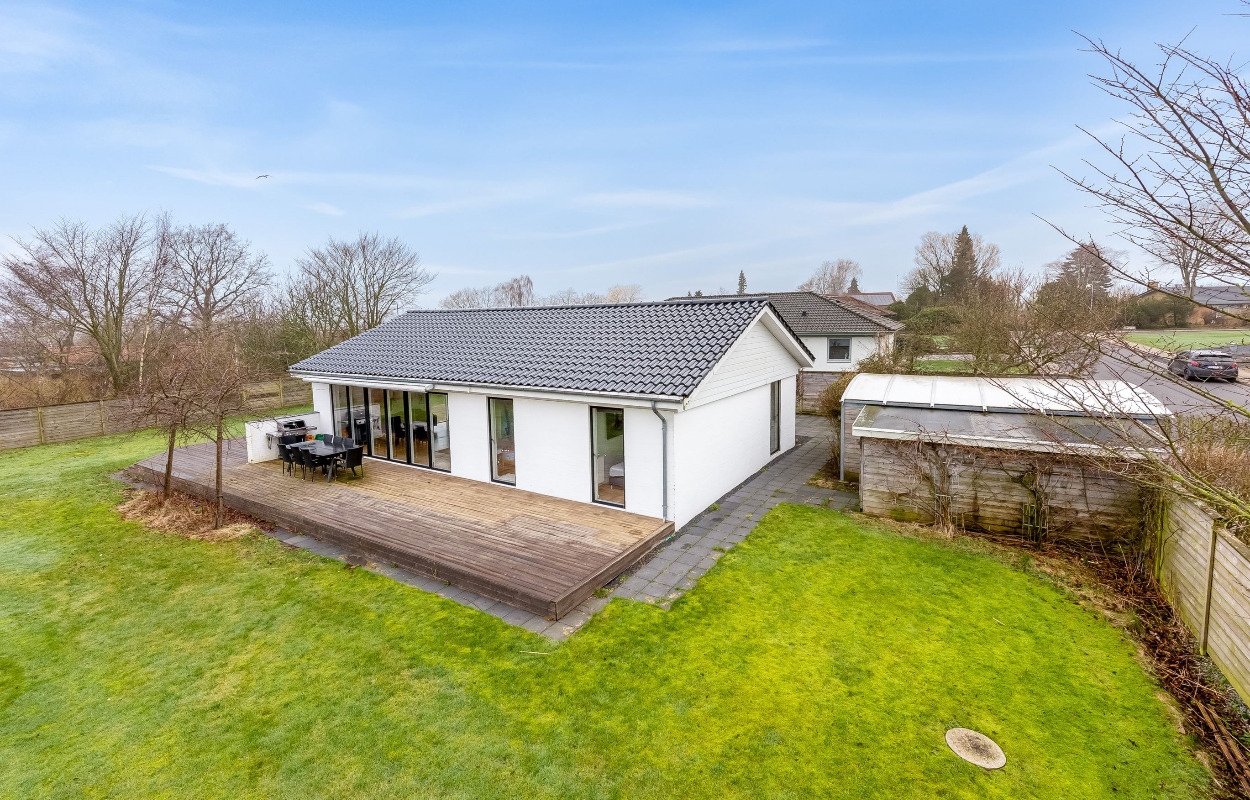 Flot og moderne etplansvilla til salg