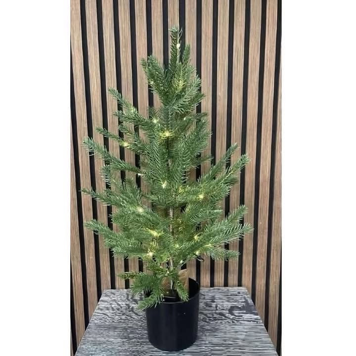 Midtjysk Blomstermarked tilbyder kunstigt juletræ til kun 49,95 kr.