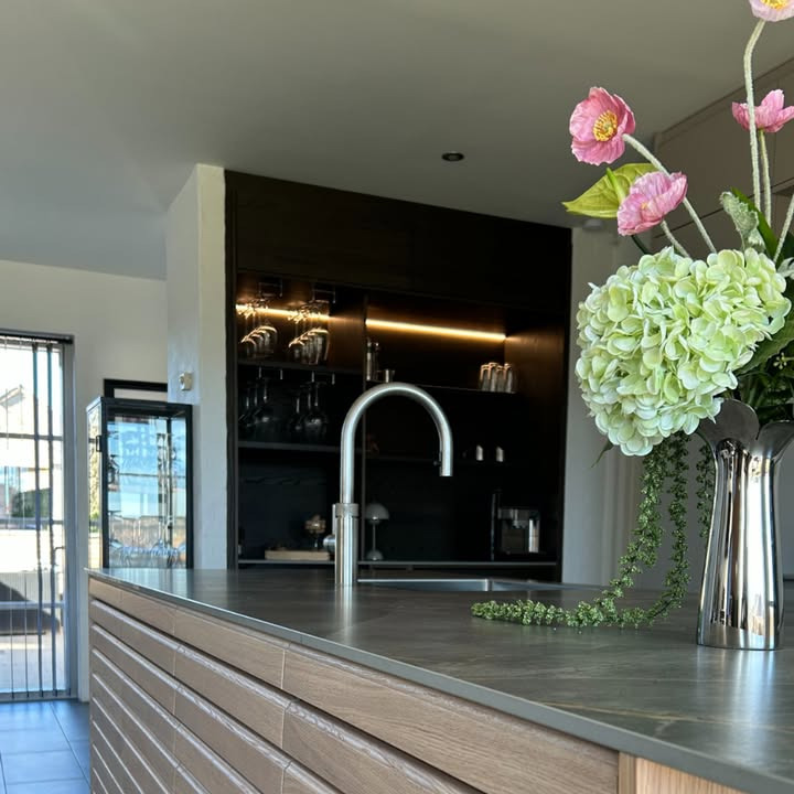 Svane Køkkenet Horsens forvandler køkken og bryggers i Hedensted med komplet løsning