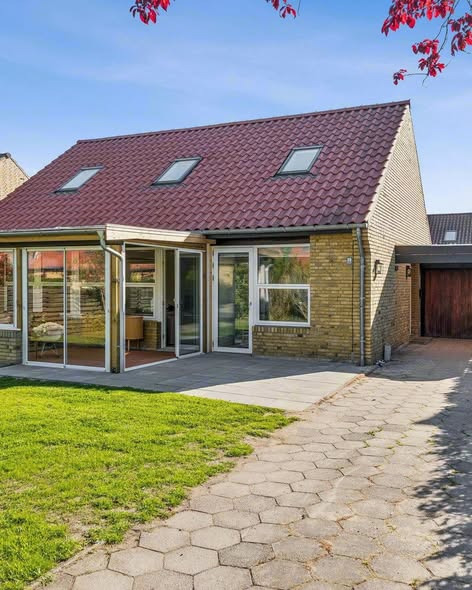 Nybolig Hvidovre annoncerer ny pris på totalrenoveret villa på Brobyvej