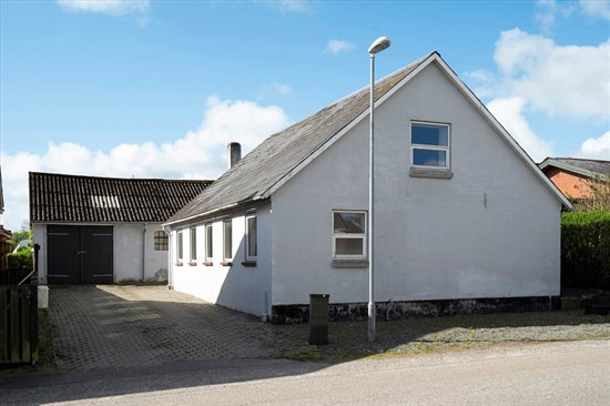 Ballevej 107 er til salg for kun 395.000 kr.: Se de billigste boliger til salg i Jelling her