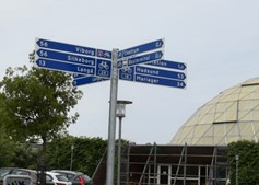 Nye cykelskilte viser vej til nationale og regionale cykelruter