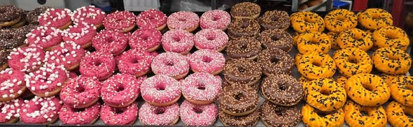 SPAR Visse har fredagstilbud på friske donuts til 5 kr.