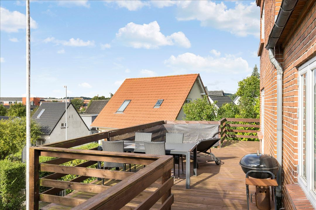 Charmerende villa midt i Hobro – nær fjord og byliv