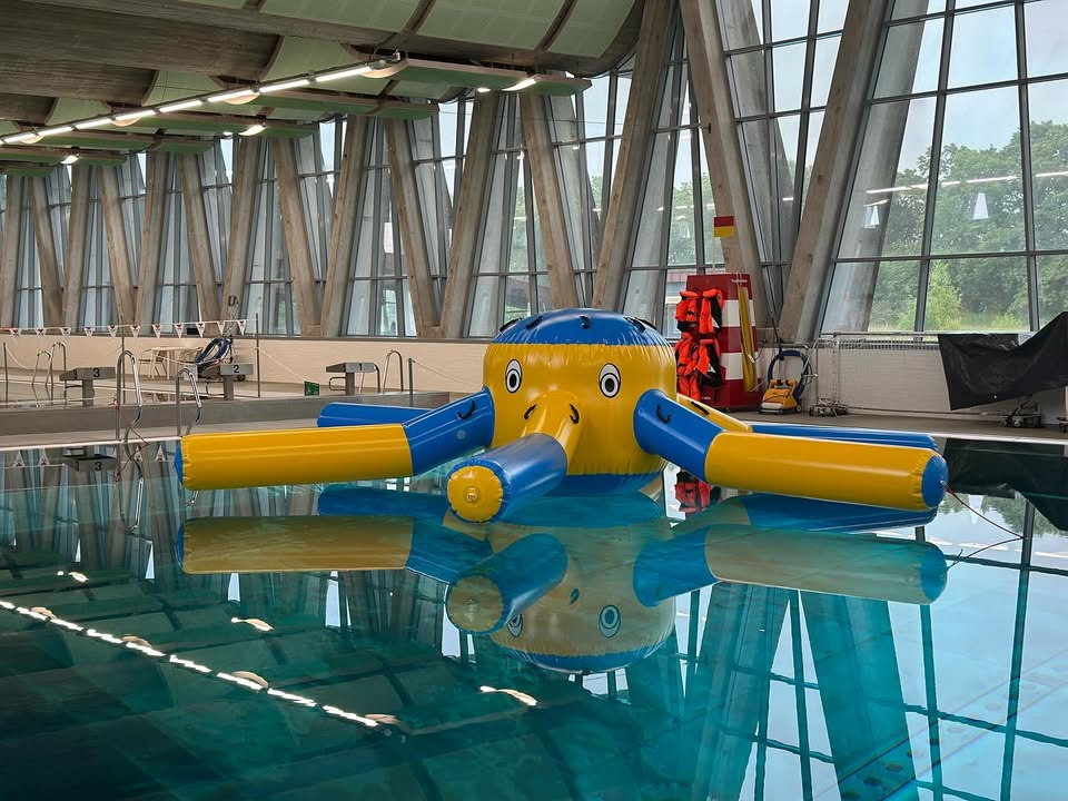 Herning Svømmehal byder velkommen tilbage til elefanten Ella efter sygdomsperiode