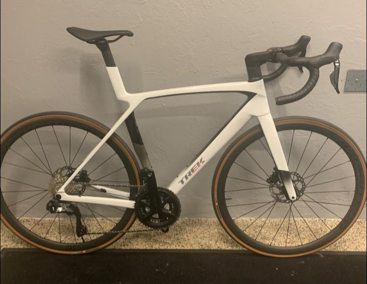 Flyttesalg: Spar 5.000 kr. på Trek landevejscykel hos Birks Bike Shop ApS