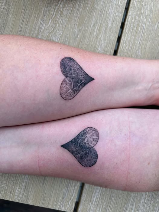 Stofsky Begravelse ApS deler døtres tatovering med deres fars fingeraftryk