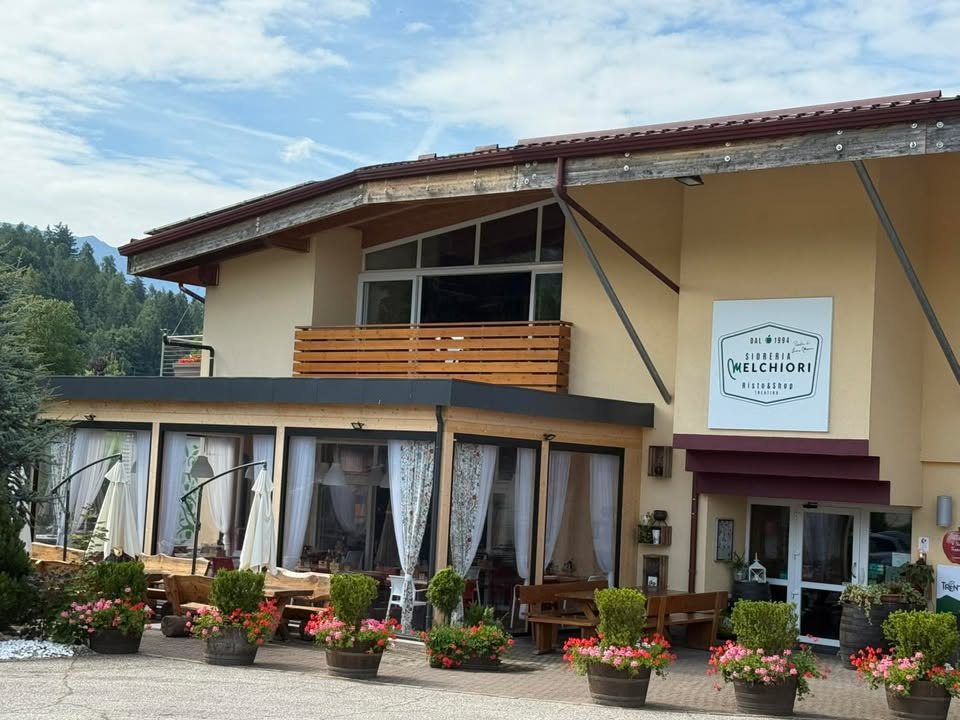 Lahvino Wine & Spirits besøger Angioletti Cider-producent i Val di Non, Italien