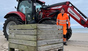 Nu kan du igen smide affald fra havet i strandkasserne