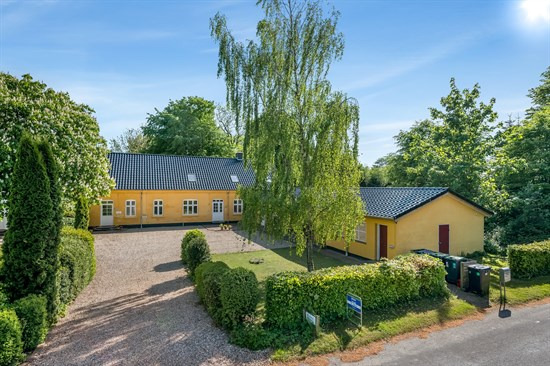 Top 6 over dyreste boliger til salg i Årre. Priser op til 2.798.000 kr