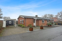 Familievenlig villa på lukket vej i hjertet af Brønderslev