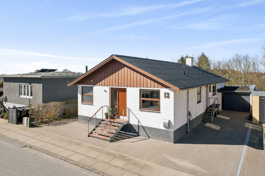 Højlundsvej 13 og 1 anden boliger er kommet til salg denne uge i Skive - se boligerne her.
