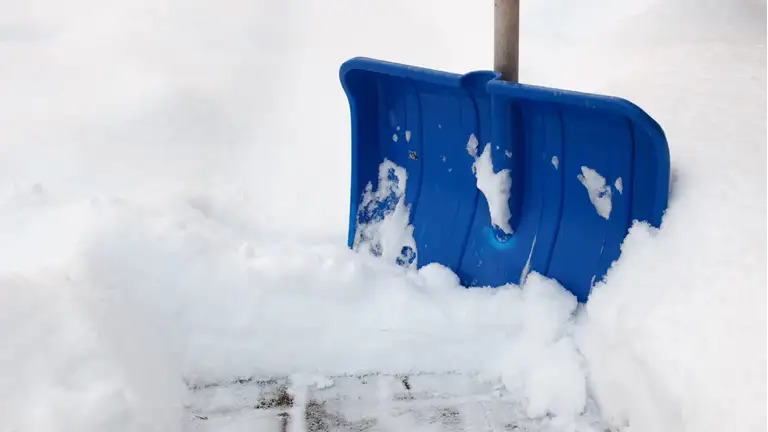Giv en hjælpende hånd i snevejret