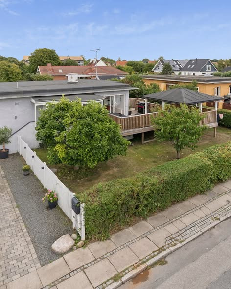 Nybolig Hvidovre præsenterer rummelig villa på Plovheldvej 9