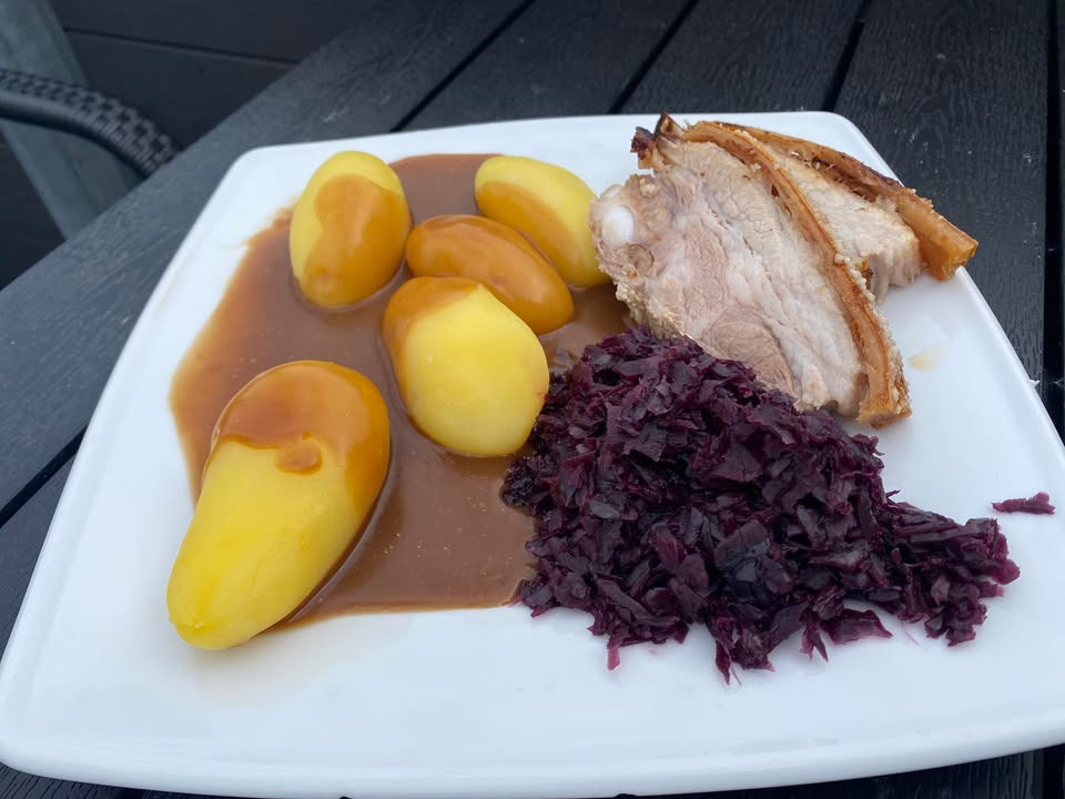 Havnens Fisk Øster Hurup præsenterer fredagsmenu med ribbenssteg