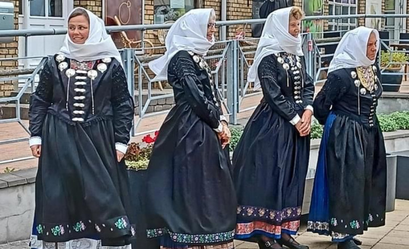 Oplev traditionel folkedans med Læsø Folkedansere