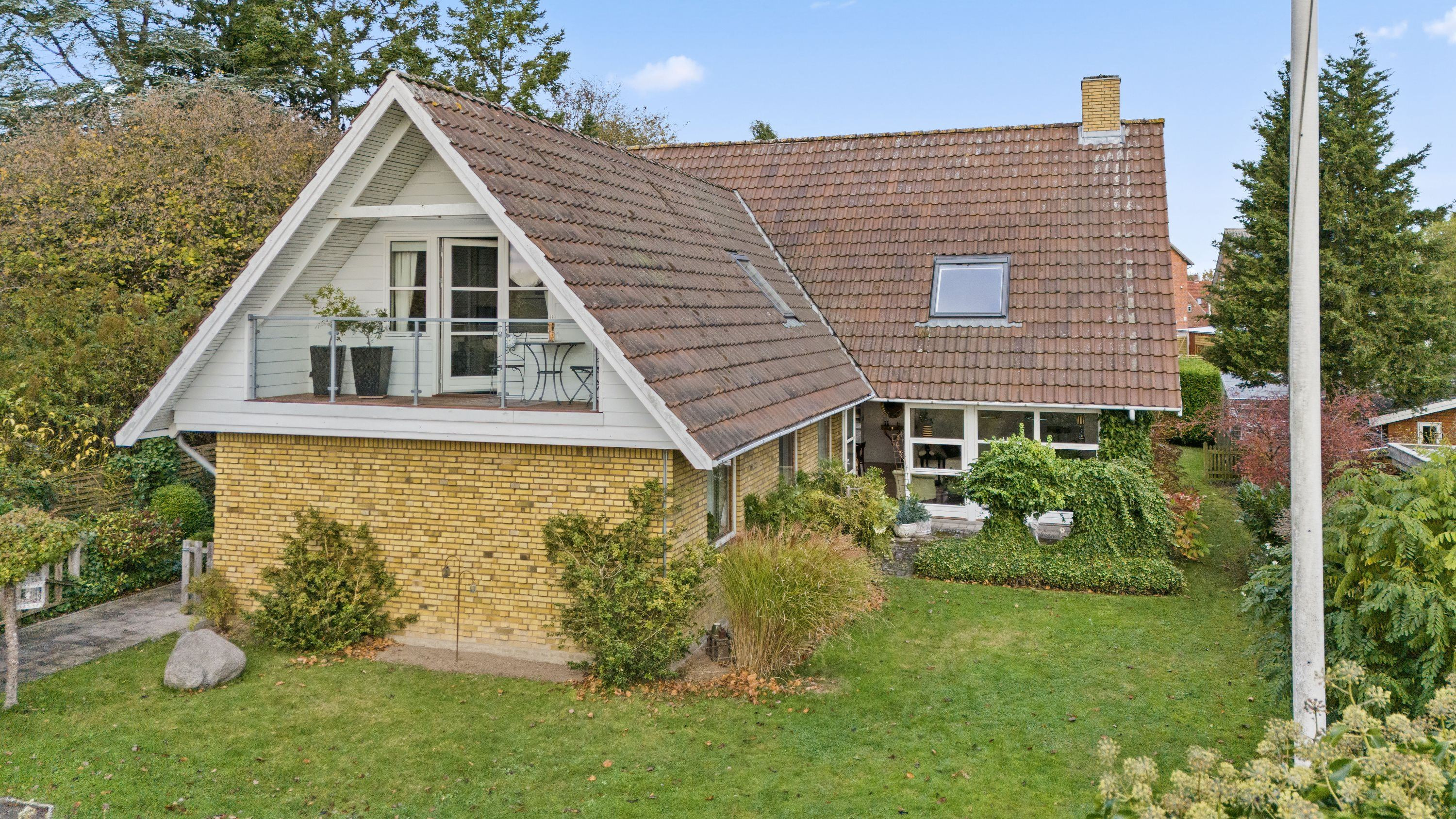 Netop kommet til salg: Elmevej 8 en af Karises dyreste adresser