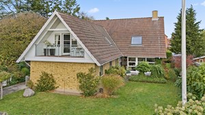 Netop kommet til salg: Elmevej 8 en af Karises dyreste adresser