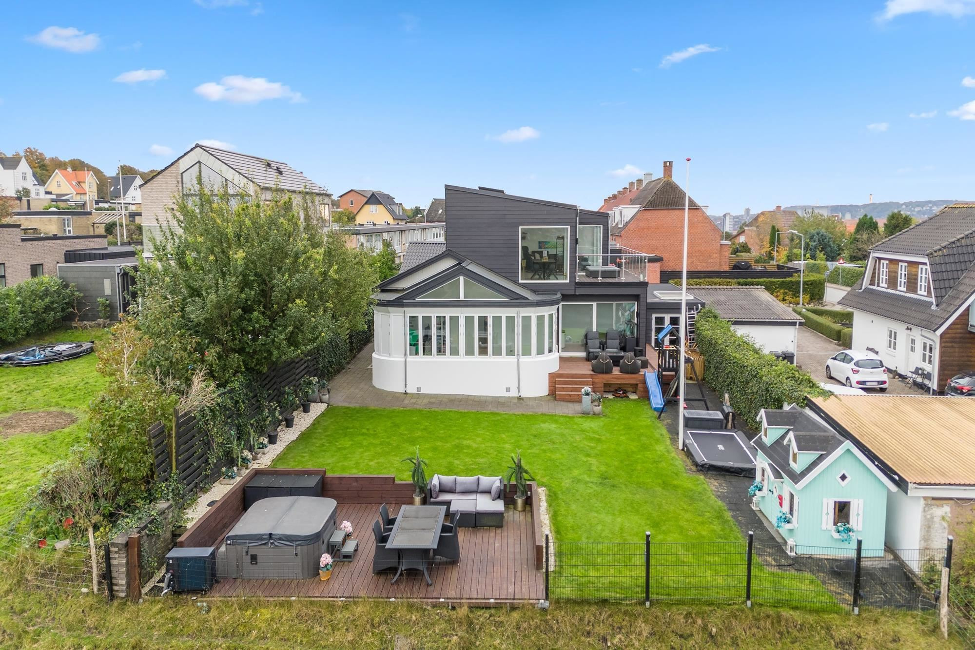 Luksus til salg: Højvangsvej 40 til 6,0  mio. kroner – Se Nørresundbys dyreste boliger her