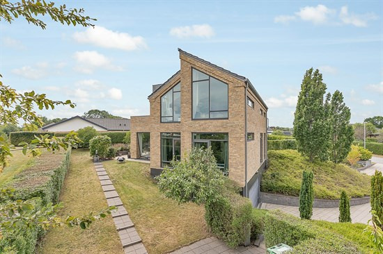 Top 6 over dyreste boliger til salg i Lystrup. Priser op til 12.500.000 kr