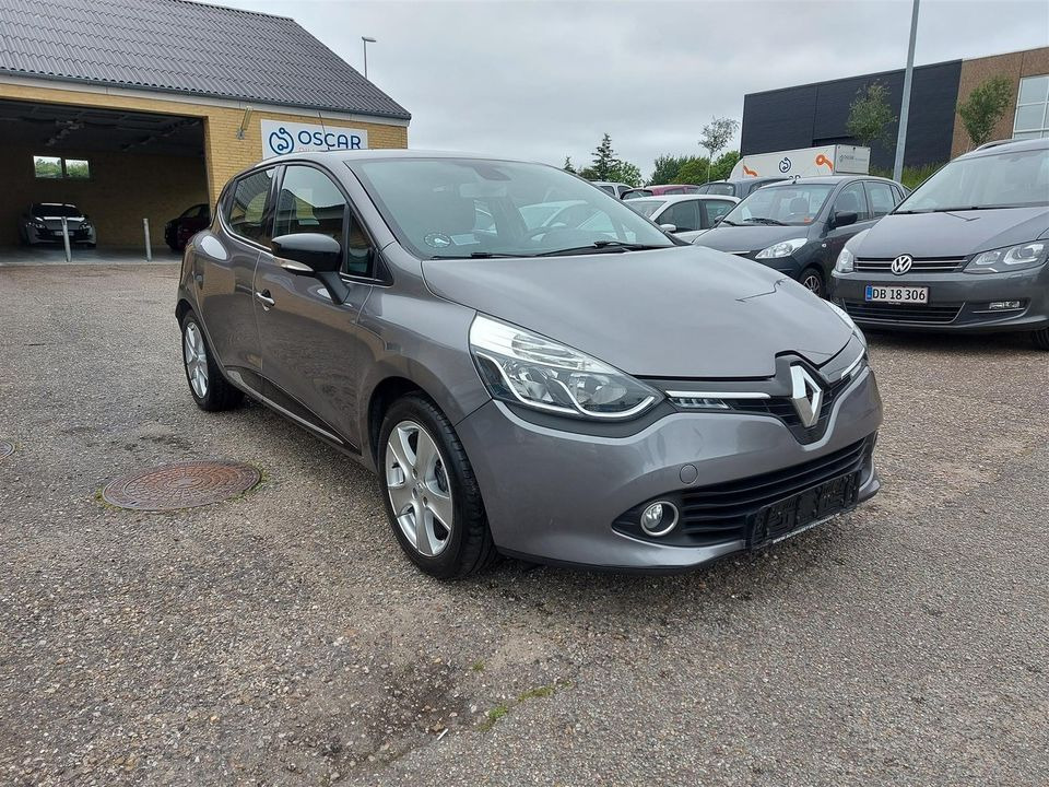 P.C. BILER ApS har en lækker Renault Clio på lager lige nu
