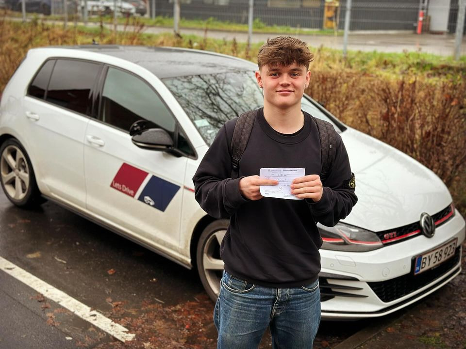 Lets Drive ønsker stort tillykke til Victor med kørekortet