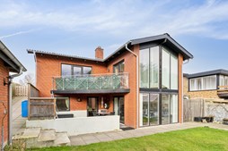 Til salg hos Realmæglerne Silkeborg v/Connie Halberg: Dejlig villa med gode rammer