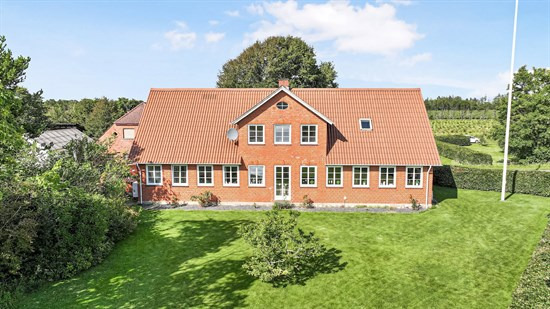 Pris sat ned med 400.000 kr. på Tingvejen 325