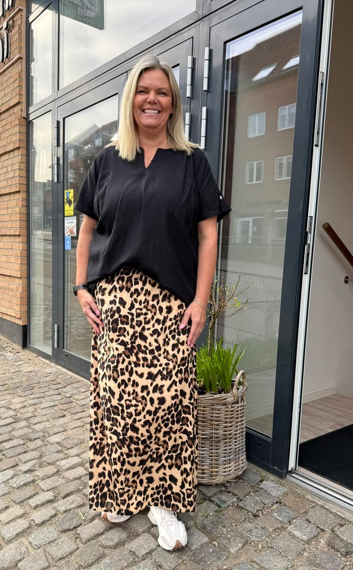 Only Curves fremhæver favoritmode med leoprint og tidløse nederdele