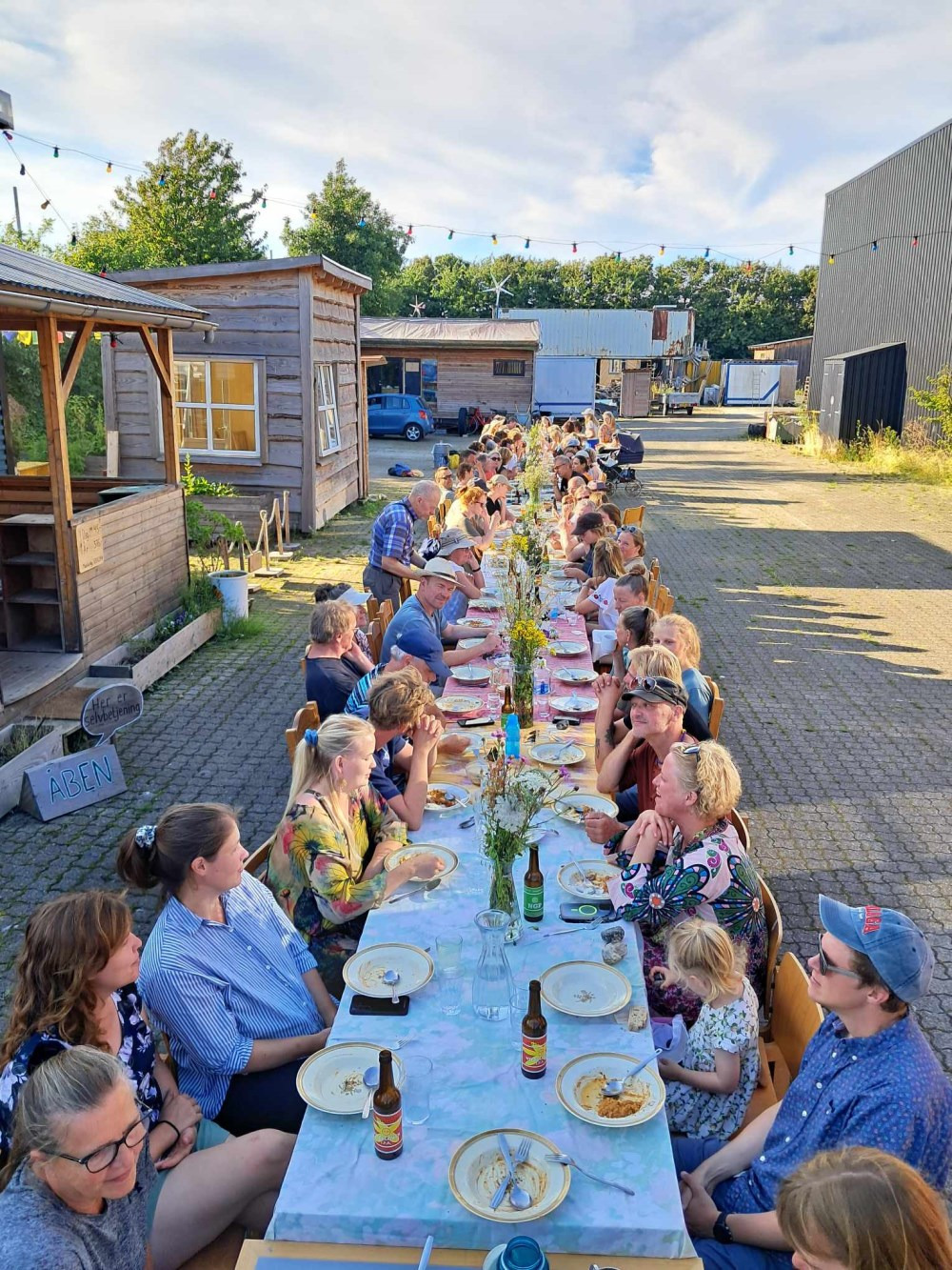 Afslutningsmiddag og auktion på Højskolen Grobund