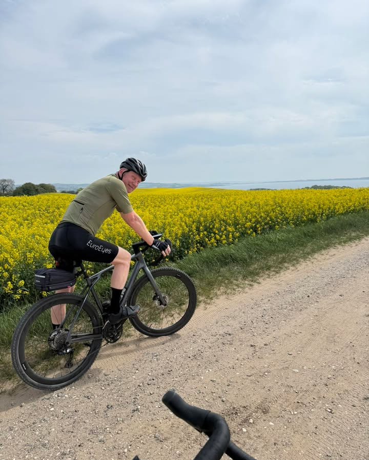 Per P. Cykler nyder pinsen på gravelcykler i Djursland