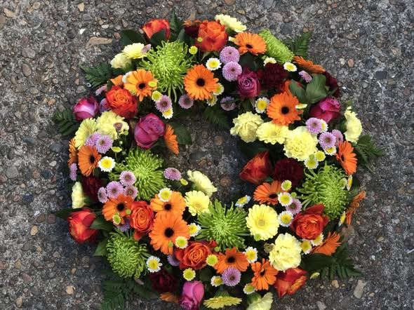 Fynbogården Blomster ApS tilbyder levering til begravelse og bisættelse