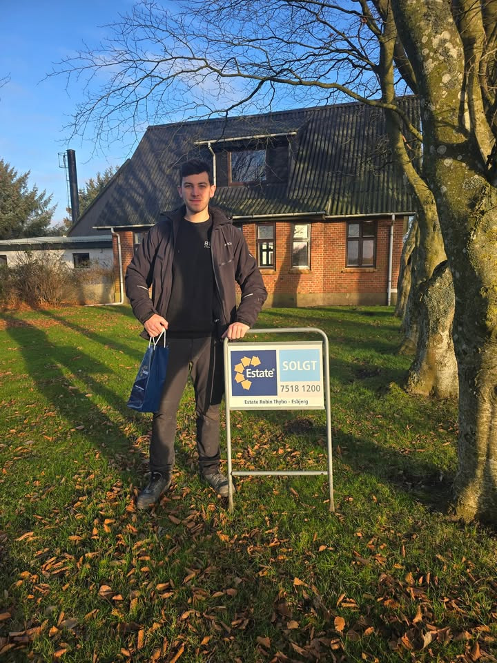 Estate Robin Thybo Esbjerg & Varde overdrager nøglerne til nyt hjem i Esbjerg N