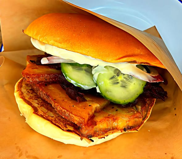 BackyardBurger præsenterer favoritten Dirty Rib burgeren