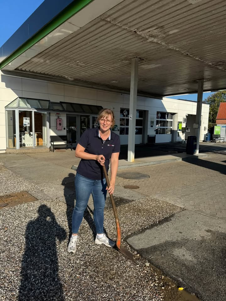 MTH Biler får lagt ny asfalt på F24 på Fruevej i uge 41