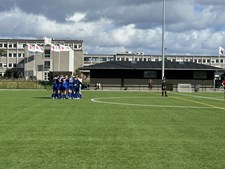 HIK 2 triumferer i blæst: Holdånd sikrer vigtig sejr over Sundby 3