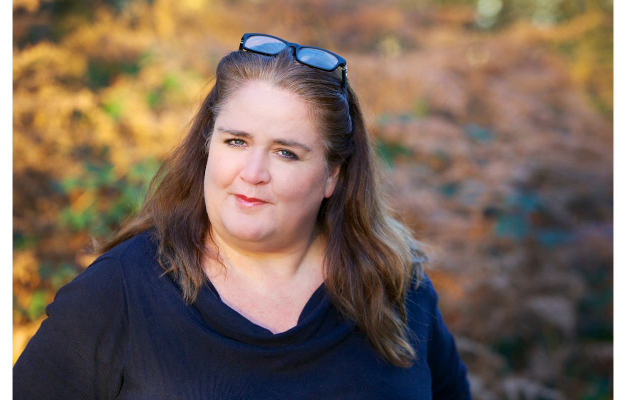 Mig og musikken – Krimiforfatter og journalist Lone Theils besøger Holstebro Bibliotek