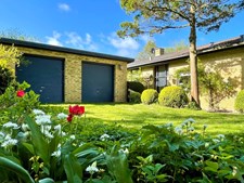 Velholdt villa med parklignende have til salg i Skive