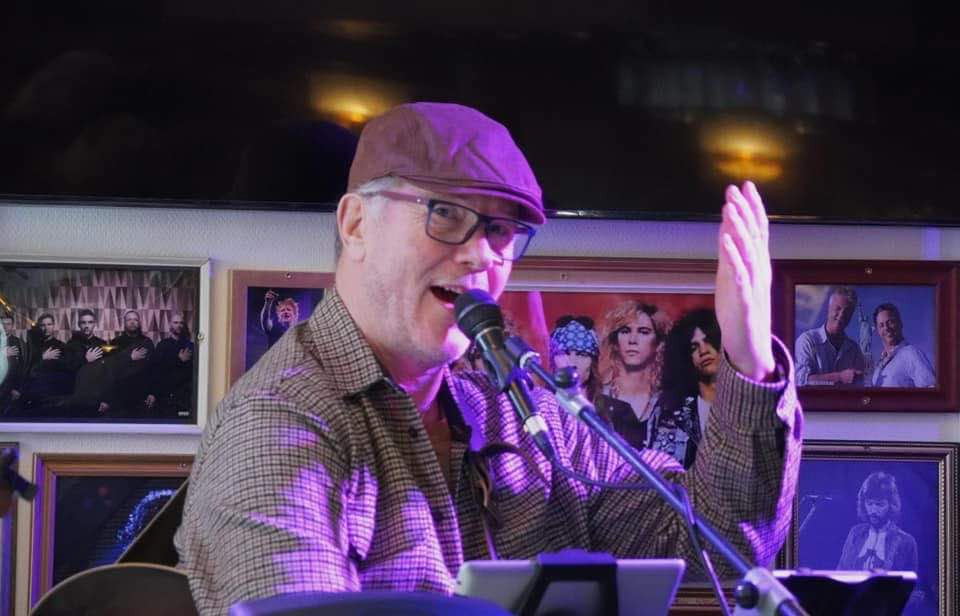 Per Bjerregaard spiller live på Kruset: En aften fyldt med musik og humor