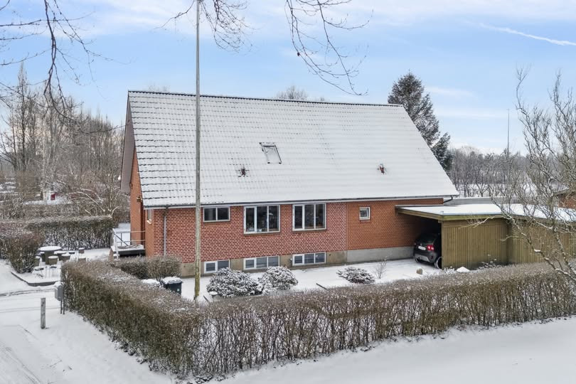 John Frandsen Herning præsenterer rummelig villa i rolige omgivelser til salg