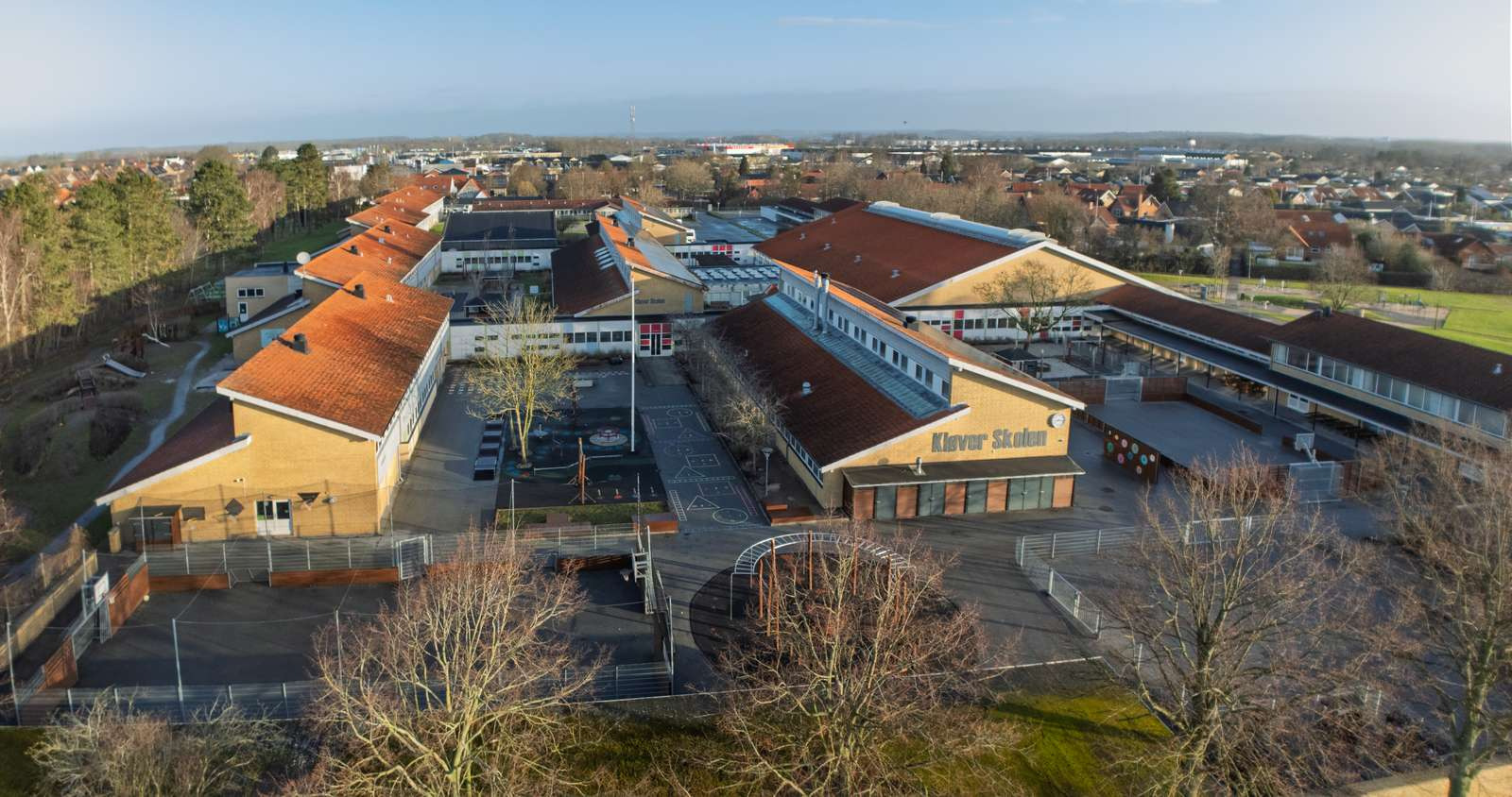 Brandsikring på Kløver-Skolen fører til midlertidig genhusning og analyse af skolens fremtidige rammer